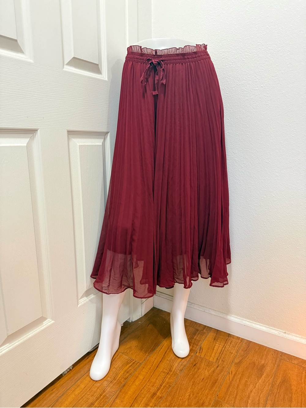 Zara Wine Pleated Flowy Culottes/Pants Skirt